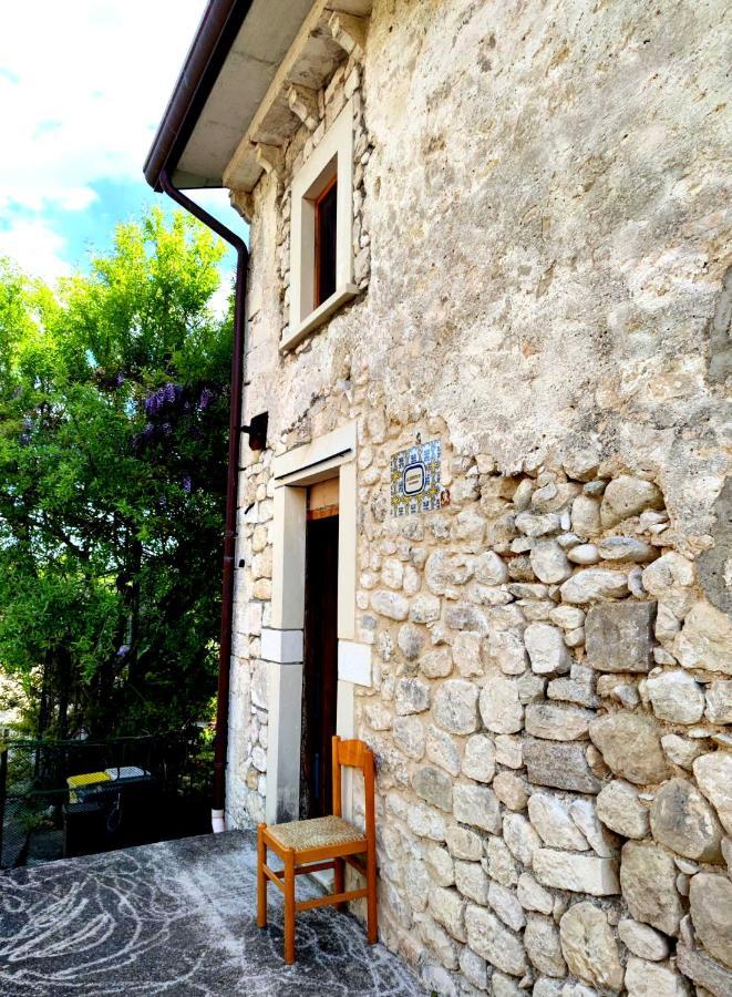 منزل الضيف Palombaro  في Ai Limiti • 67 • Stonehouse المظهر الخارجي الصورة