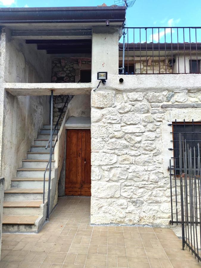 منزل الضيف Palombaro  في Ai Limiti • 67 • Stonehouse المظهر الخارجي الصورة