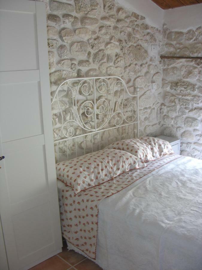 منزل الضيف Palombaro  في Ai Limiti • 67 • Stonehouse المظهر الخارجي الصورة